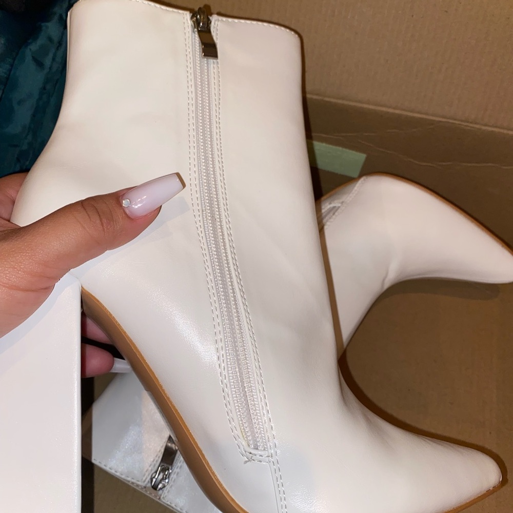 COPY - BooHoo Booties Size 9
